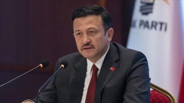 Özgür Özel, dut yemiş bülbüle döndü