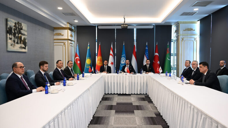 AK Parti Genel Başkan Yardımcısı Zorlu, Türk devletlerinin büyükelçileriyle bir araya geldi