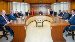 Bakanlar Kurulu Başbakan Üstel başkanlığında toplandı