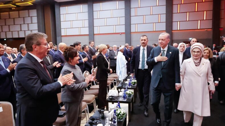 Başbakan Üstel: Uluslararası alanda daha görünür ve proaktif politika anlayışıyla hareket ediyoruz