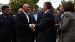 Başbakan Üstel’den eski Türkiye Dışişleri Bakanı Mevlüt Çavuşoğlu’na taziye ziyareti