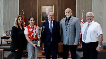 Cumhurbaşkanı Tatar, Avrupa Kadınlar Bilardo Şampiyonu Ghaffari’yi kabul etti