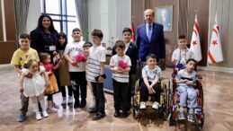 Cumhurbaşkanı Tatar, Cumhurbaşkanlığı Yeni Yerleşkesinde özel eğitim öğrencilerini kabul etti