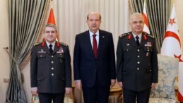 Cumhurbaşkanı Tatar, Kara Kuvvetleri Komutanı Orgeneral Selçuk Bayraktaroğlu ile görüştü