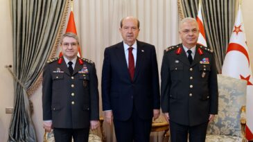 Cumhurbaşkanı Tatar, Kara Kuvvetleri Komutanı Orgeneral Selçuk Bayraktaroğlu ile görüştü
