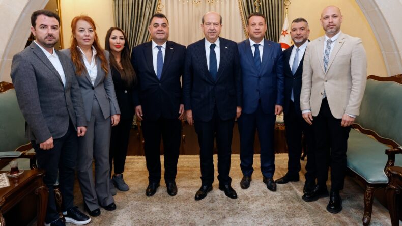 Cumhurbaşkanı Tatar, Türkiye Seyahat Acenteleri Birliği’ni kabul etti