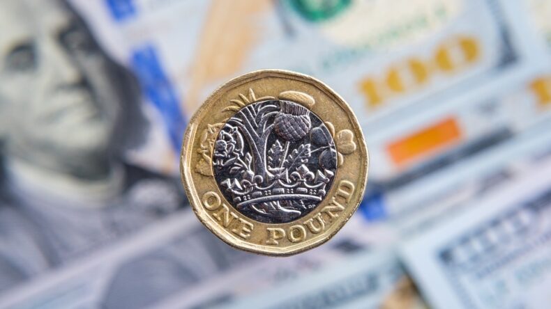 Döviz kurları:Dolar 38,1, euro 43,35, İngiliz Sterlini 49,97 TL’den işlem görüyor