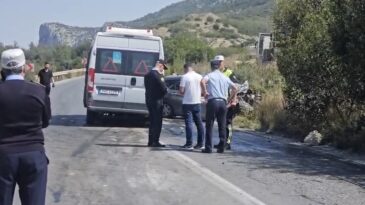 Girne-Değirmenlik anayolunda feci kaza: 2 kiṣi hayatını kaybetti,9 yaralı
