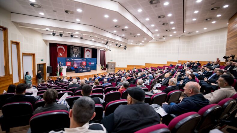 Halkın Partisi 4. Olağan Kongresi yapıldı… Başkan yeniden Özersay