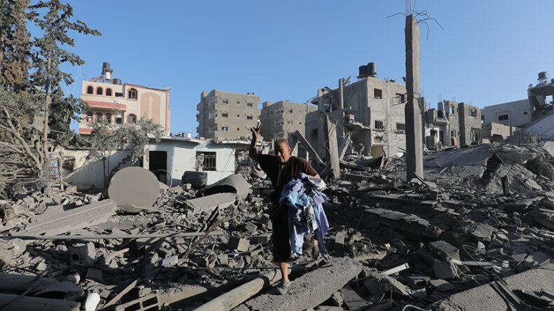 İsrail’in Gazze’ye saldırılarında can kaybı 52 bin 400’e yükseldi