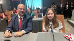 Küçük :23 Nisan halkın iradesine dayalı egemenliğin ve çocukların toplumdaki değerinin simgesidir