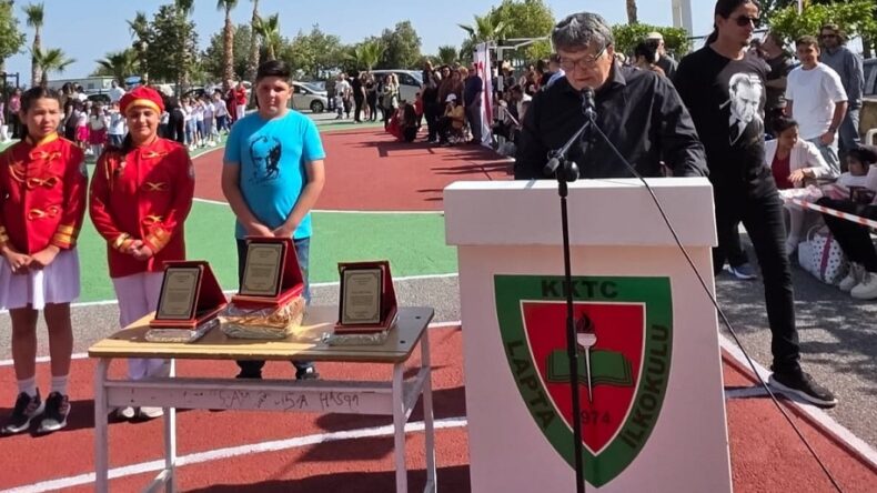 Lapta İlkokulu’nda Esat Faik Muhtaroğlu Kompozisyon Yarışması ödülleri 23 Nisan töreninde verildi