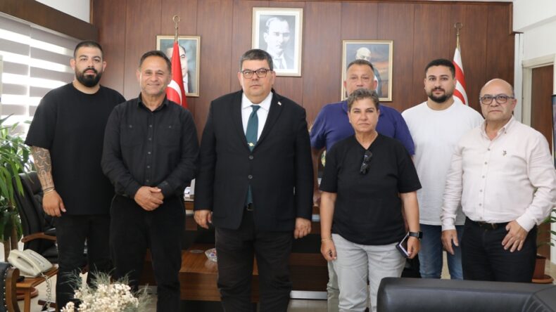 Maliye Bakanı Berova, Bağımsız Şoför Okulları ve Sürücü Kursları Birliği heyetini kabul etti
