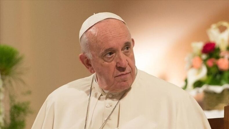 Papa Francis yaşamını yitirdi