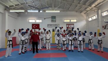 Taekwondocular milli takım için yarıştı