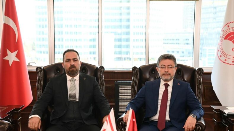 Tarım ve Doğal Kaynaklar Bakanı Çavuş, TC Cumhuriyeti Tarım ve Orman Bakanı Yumaklı ile görüştü