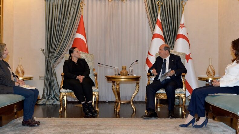 Tatar, Kıbrıs Türk Fizyoterapistleri Derneği heyetini kabul etti