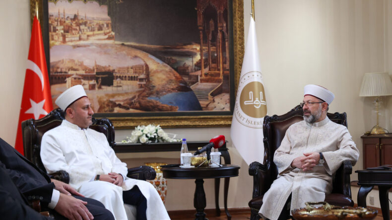 TC Diyanet İşleri Başkanı Erbaş, Din İşleri Başkanı Moral’ı kabul etti