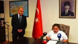 TC Lefkoşa Büyükelçisi Başçeri, 23 Nisan sebebiyle çocukları kabul etti