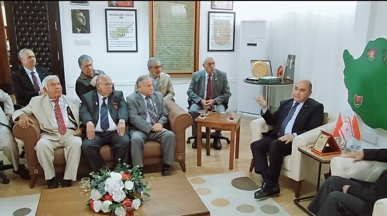 TC Lefkoşa Büyükelçisi Başçeri Kıbrıs TMT Mücahitler Derneği’ni ziyaret etti