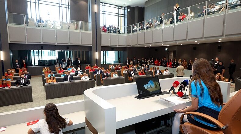 Yeni Cumhuriyet Meclisi’nde ilk temsili Genel Kurul “Çocuk Hakları” gündemiyle yapıldı