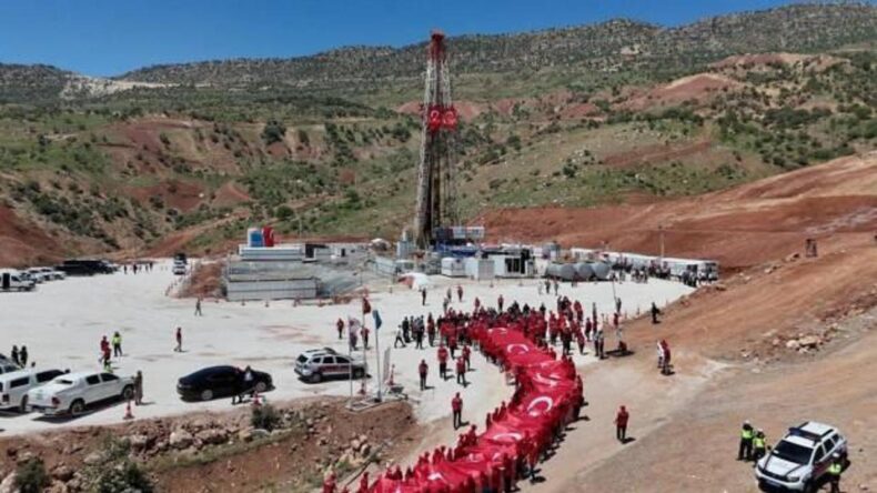Bakan Bayraktar ‘Müthiş bir şey’ diyerek duyurdu! 6.1 milyon varil değerinde…