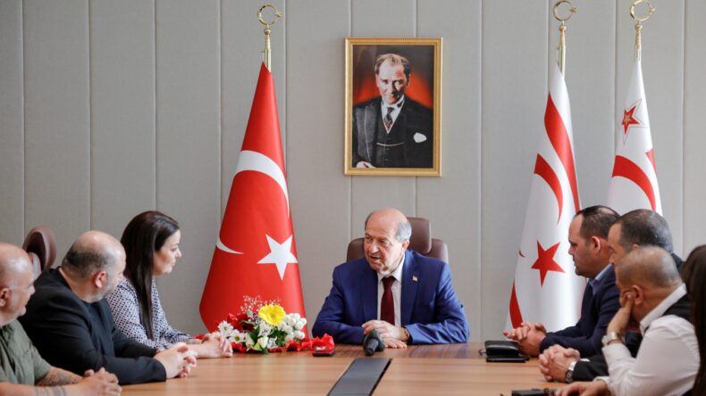 Cumhurbaşkanı Tatar, Gönyeli Spor Kulübü Başkanı Sinem Baştaş ve Yönetim Kurulu’nu kabul etti