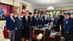 Cumhurbaşkanı Tatar, Türkiye Muharip Gaziler Derneği Trabzon Şubesini ziyaret etti