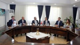 Dışişleri Bakanı Ertuğruloğlu, Özügergin ve heyetini kabul etti