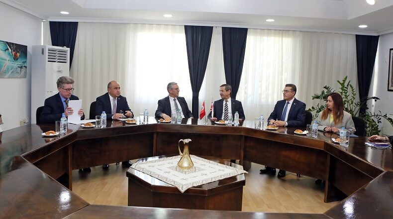 Dışişleri Bakanı Ertuğruloğlu, Özügergin ve heyetini kabul etti