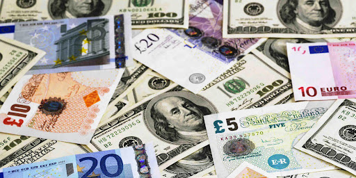 Döviz kurları:Dolar 38,95, Euro 44,20, İngiliz Sterlini 52,40 TL