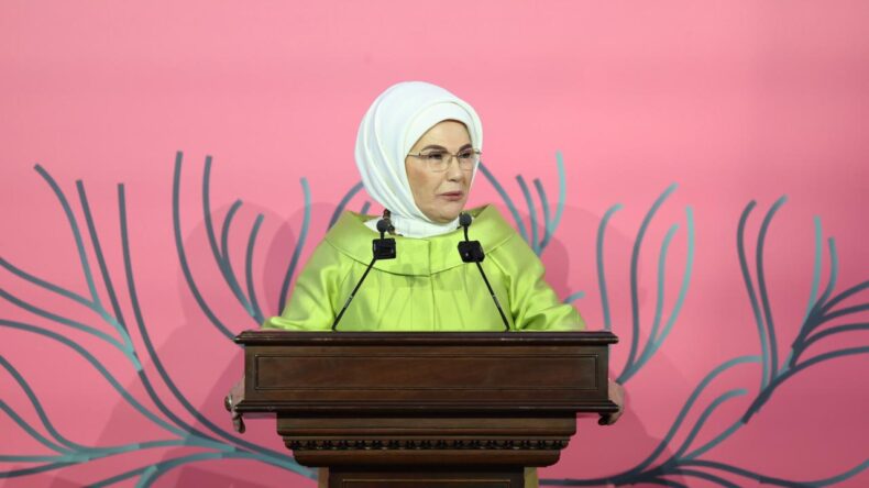 Emine Erdoğan’dan ‘evlenme yaşı’ uyarısı: Geçit vermemeliyiz