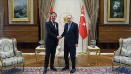 Erdoğan, Rutte ile bir araya geldi