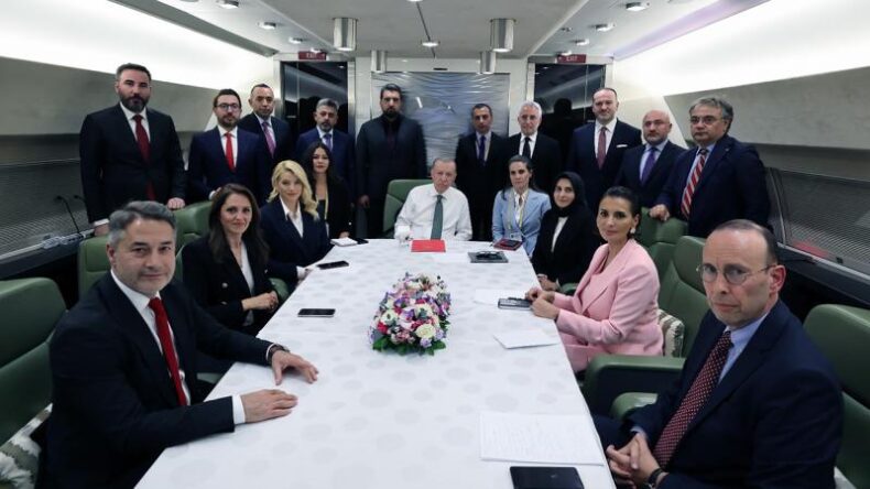Erdoğan: “Yeni anayasa çalışmalarını önümüzdeki günlerde başlatıyoruz”