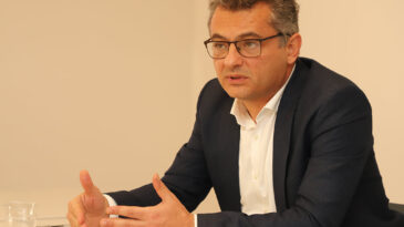 Erhürman katıldığı programda soruları yanıtladı