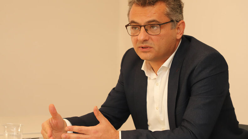 Erhürman katıldığı programda soruları yanıtladı