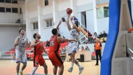 Erkekler Liginin yenilgisiz lideri ASB, Adaspor’u 88-40 yendi