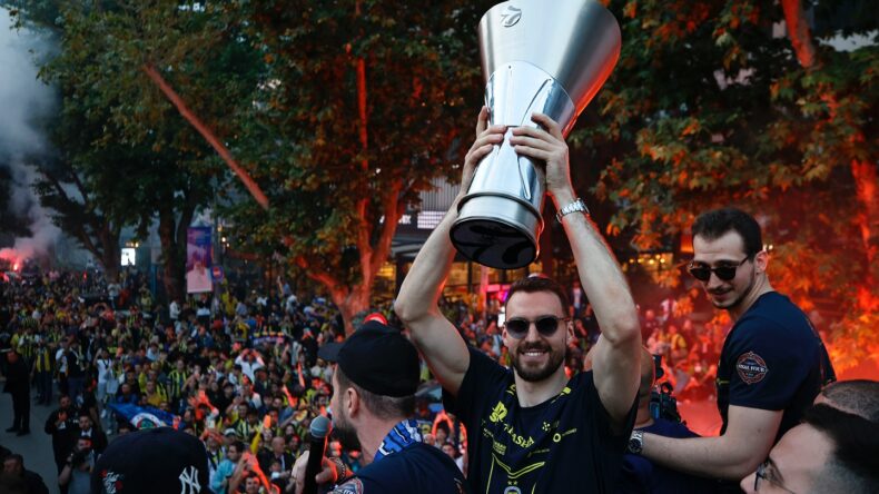 Fenerbahçe Beko’nun Avrupa şampiyonluğu kutlamaları