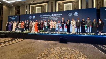 Gardiyanoğlu, İstanbul’daki Uluslararası Aile Forumu’na katıldı