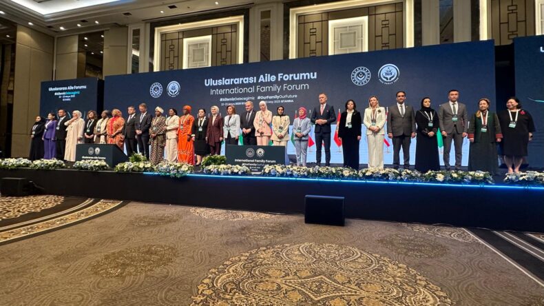 Gardiyanoğlu, İstanbul’daki Uluslararası Aile Forumu’na katıldı