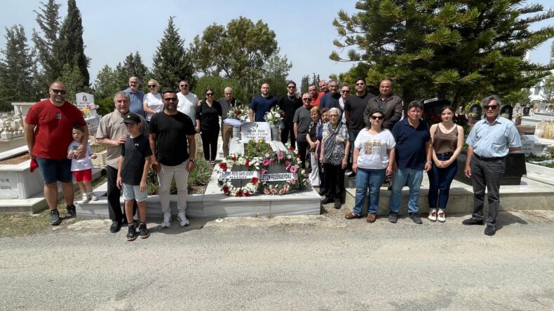 Hasan Ruso törenle anıldı. Kabri başındaki törene ailesi, sevenleri ve spor camiası katıldı
