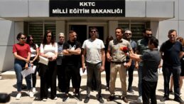KTOEÖS, Bekirpaşa Lisesi’ndeki sınavlarla ilgili Bakanlık önünde açıklama yaptı