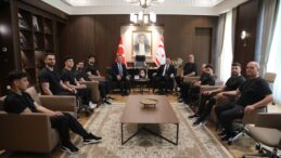 Öztürkler, Vakıflar Tekerlekli Sandalye Basketbol Takımı heyetini kabul etti