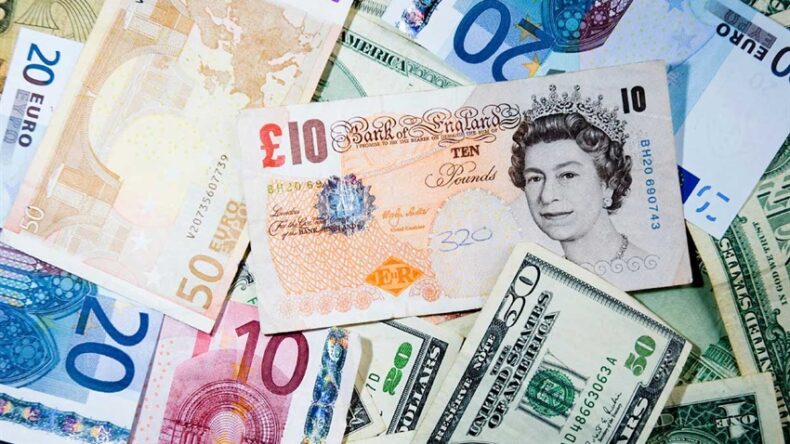 Sterlin 51,55, euro 43,90, dolar 38,68 TL’den işlem görüyor