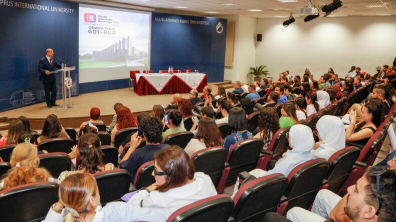 Tatar UKÜ’de düzenlenen 14 Mayıs Dünya Eczacılık Günü Kutlamaları ve Ödül Töreni’ne katıldı