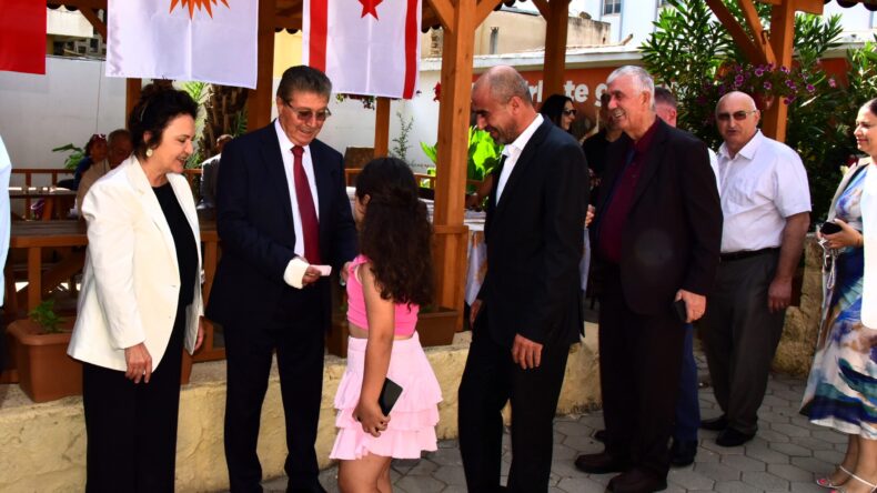 Başbakan Üstel, UBP Genel Merkezi’nde partililerle bayramlaştı