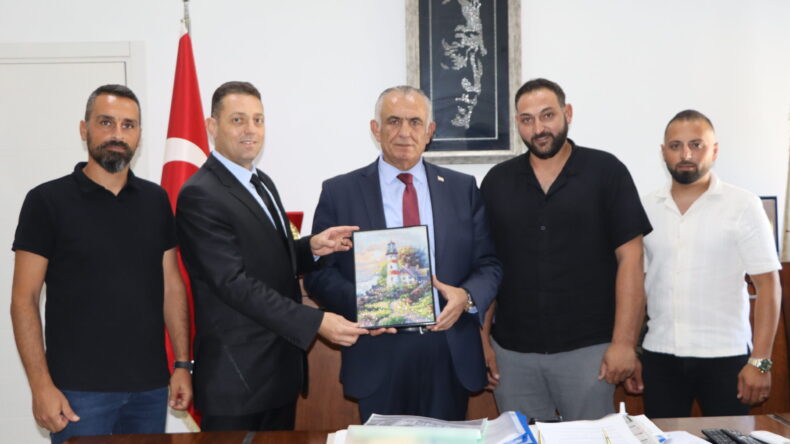 Çavuşoğlu, İskele Esnaf ve Zanaatkârlar Birliği heyetini kabul etti