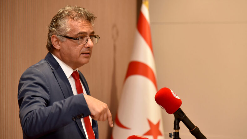 Erhürman: “Tatar, basına yaptığı açıklamalardan farklı bir şey söylemedi”