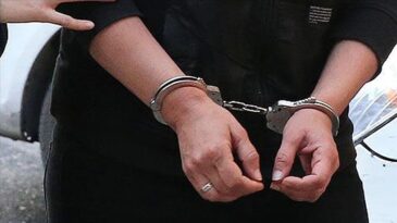 Eşini sağ omuzu ile kolundan bıçakla yaralayan kadın tutuklandı