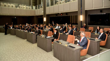 Genel Kurul’da tezkereler onaylandı